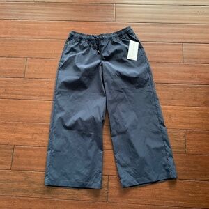 NWT Athleta Midday Crop Pant